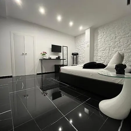 Supriani Luxury לינה וארוחת בוקר