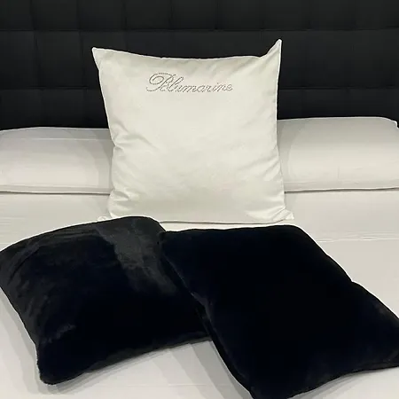 Supriani Luxury לינה וארוחת בוקר 4*