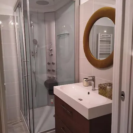 לינה וארוחת בוקר Supriani Luxury