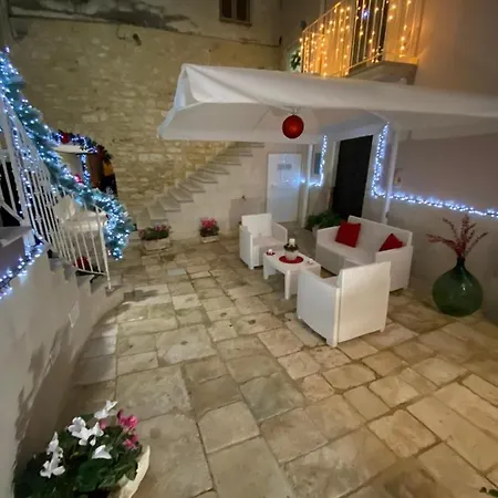 Supriani Luxury לינה וארוחת בוקר 4*